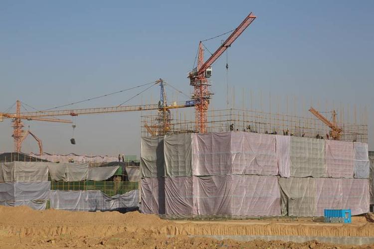 強(qiáng)化冬季施工防護(hù)措施，確保工程建設(shè)質(zhì)量與安全